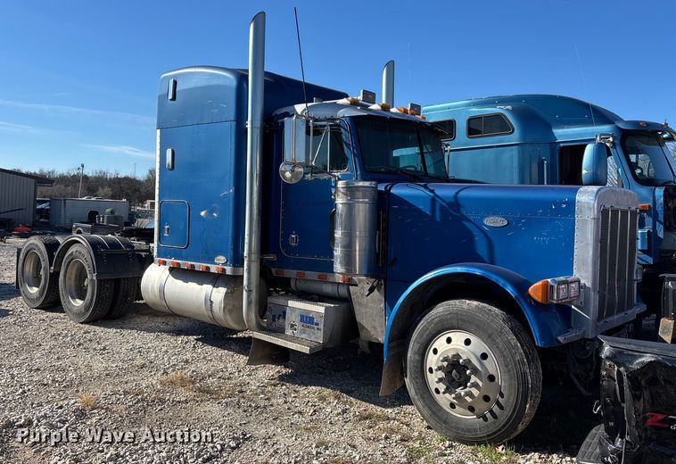 image for item FG0002 1994 Peterbilt 379 semi truck