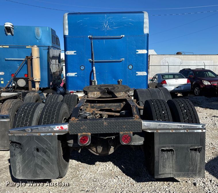 image for item FG0002 1994 Peterbilt 379 semi truck