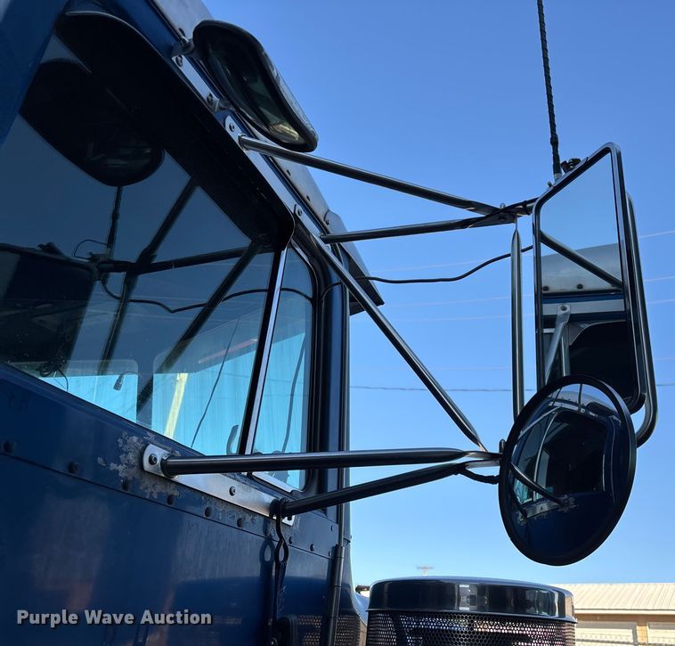 image for item FG0002 1994 Peterbilt 379 semi truck