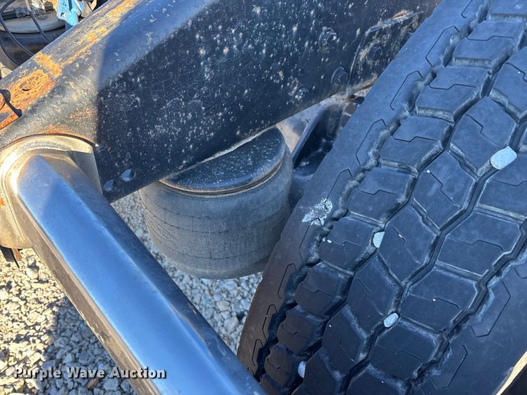 image for item FG0002 1994 Peterbilt 379 semi truck