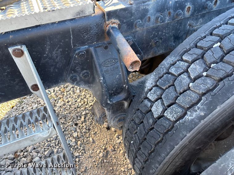 image for item FG0002 1994 Peterbilt 379 semi truck