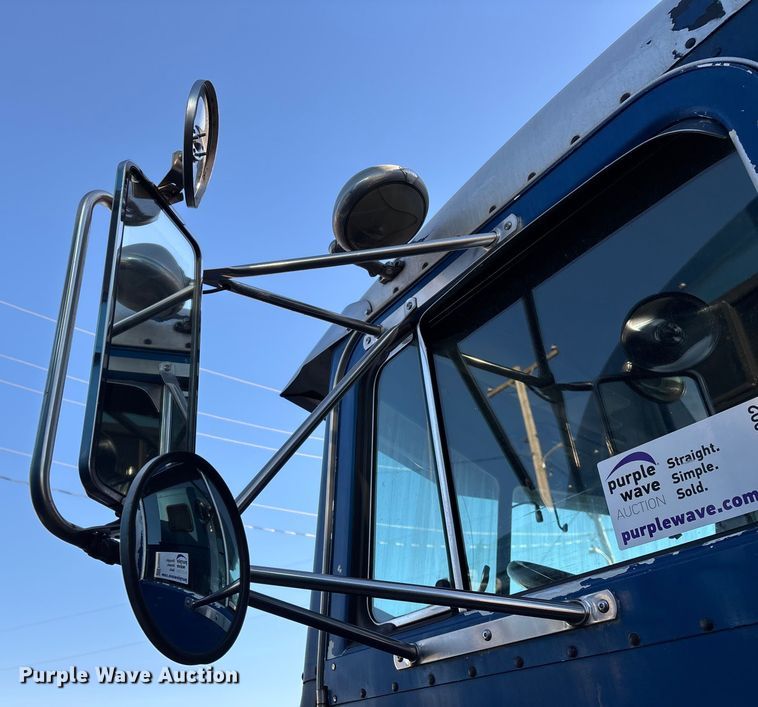 image for item FG0002 1994 Peterbilt 379 semi truck