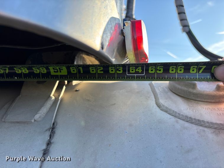 image for item FG0002 1994 Peterbilt 379 semi truck