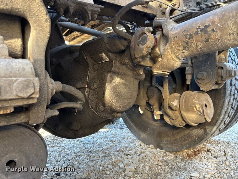 image for item FG0002 1994 Peterbilt 379 semi truck