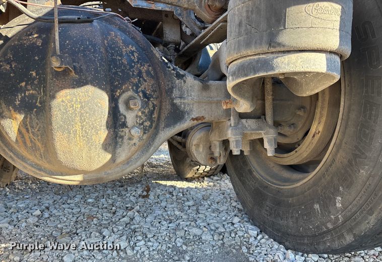 image for item FG0002 1994 Peterbilt 379 semi truck