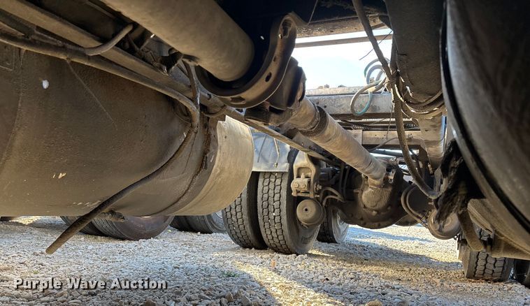 image for item FG0002 1994 Peterbilt 379 semi truck