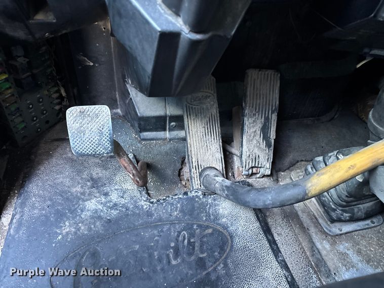 image for item FG0002 1994 Peterbilt 379 semi truck