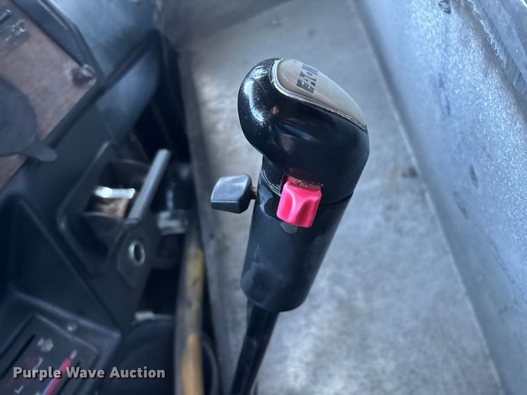 image for item FG0002 1994 Peterbilt 379 semi truck