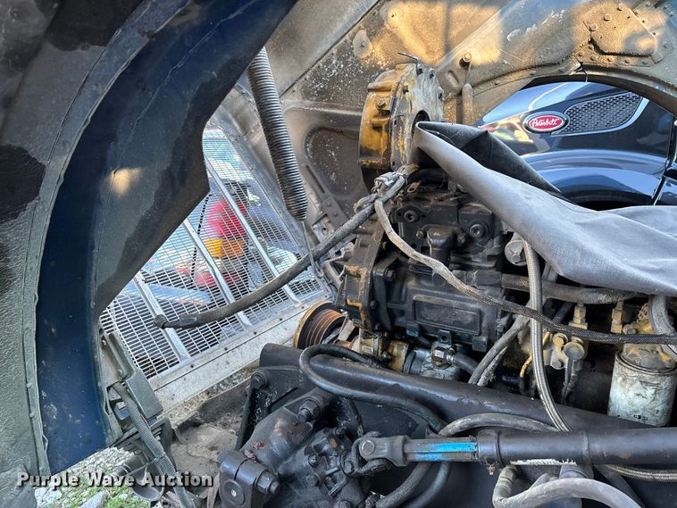 image for item FG0002 1994 Peterbilt 379 semi truck