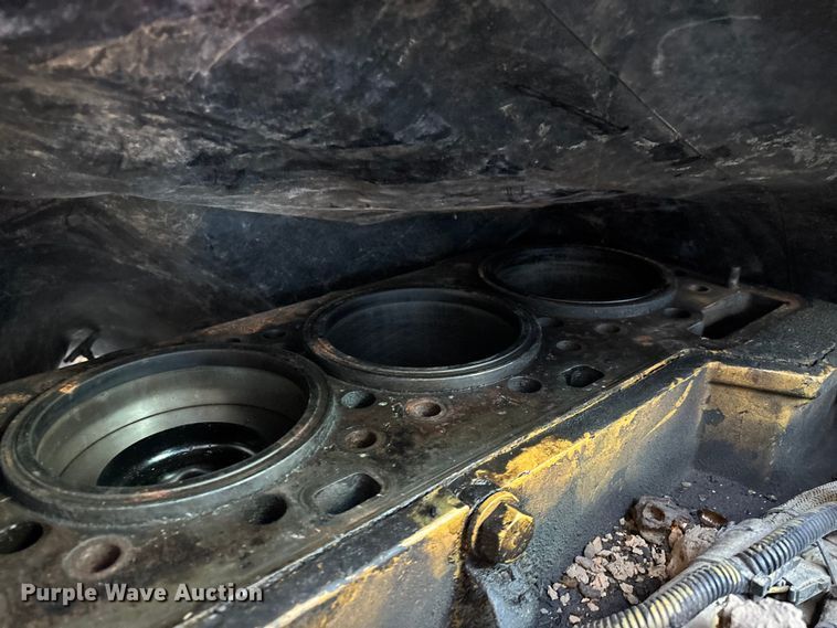 image for item FG0002 1994 Peterbilt 379 semi truck