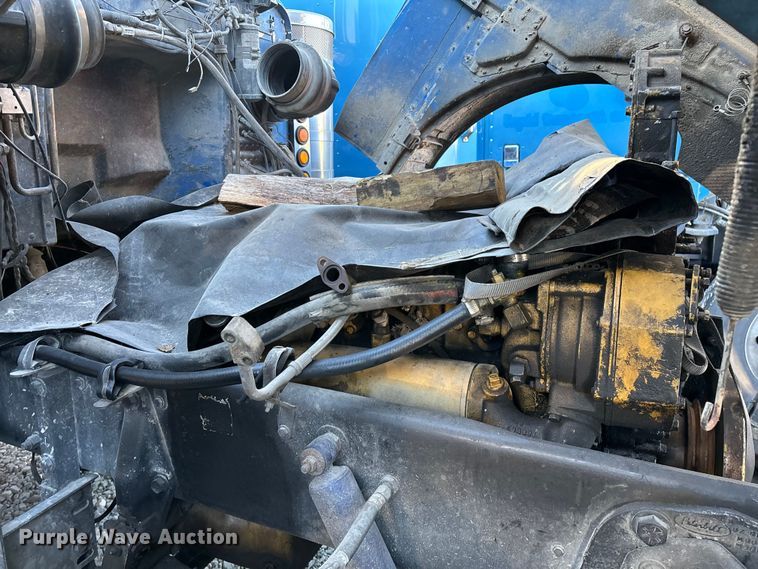 image for item FG0002 1994 Peterbilt 379 semi truck