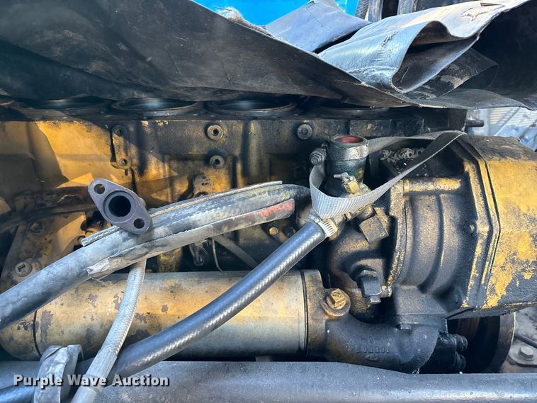 image for item FG0002 1994 Peterbilt 379 semi truck