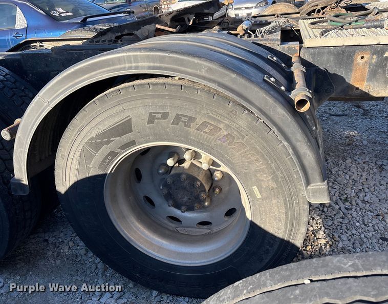 image for item FG0002 1994 Peterbilt 379 semi truck