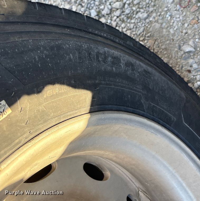 image for item FG0002 1994 Peterbilt 379 semi truck