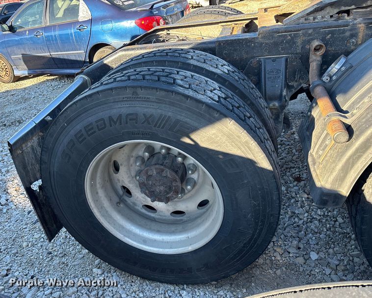 image for item FG0002 1994 Peterbilt 379 semi truck