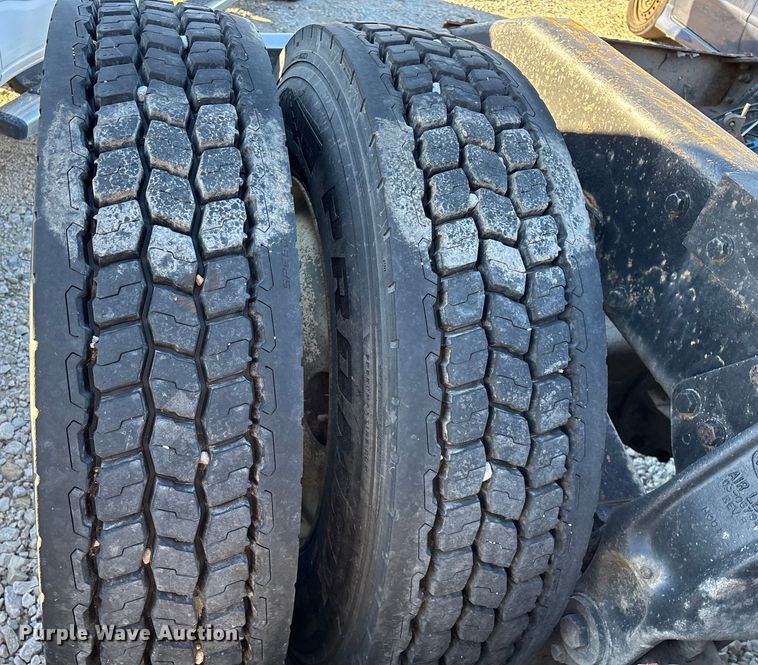 image for item FG0002 1994 Peterbilt 379 semi truck