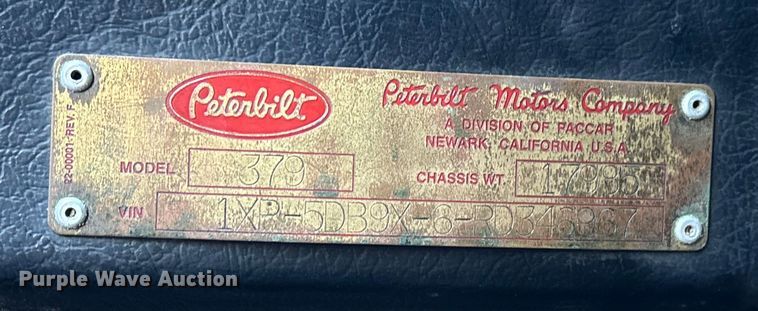 image for item FG0002 1994 Peterbilt 379 semi truck