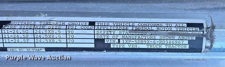 image for item FG0002 1994 Peterbilt 379 semi truck