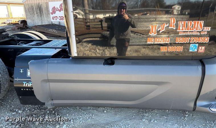 image for item FG0003 2020 Peterbilt 579 semi truck