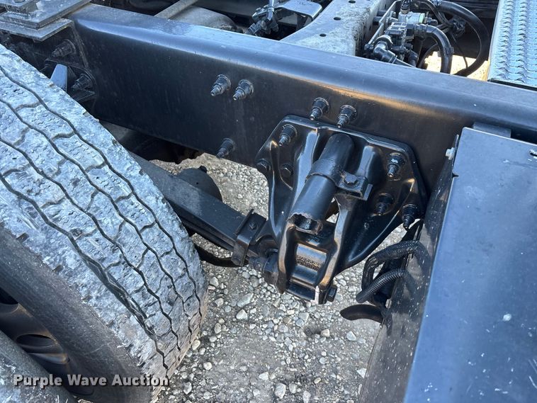 image for item FG0003 2020 Peterbilt 579 semi truck