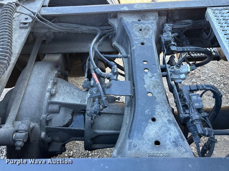 image for item FG0003 2020 Peterbilt 579 semi truck