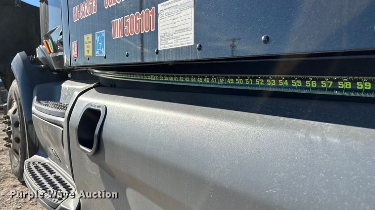 image for item FG0003 2020 Peterbilt 579 semi truck