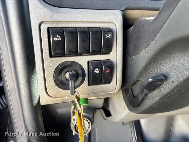 image for item FG0003 2020 Peterbilt 579 semi truck