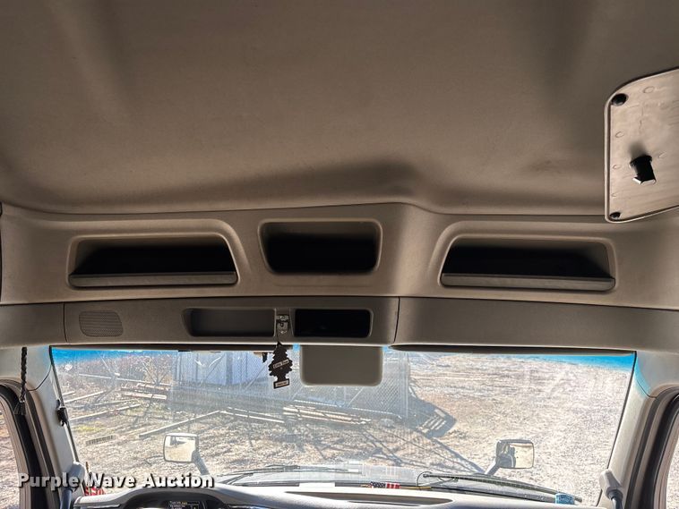 image for item FG0003 2020 Peterbilt 579 semi truck