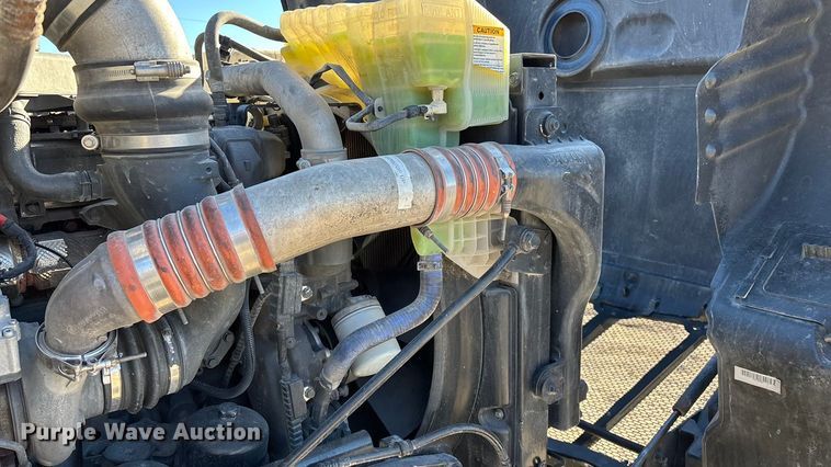 image for item FG0003 2020 Peterbilt 579 semi truck