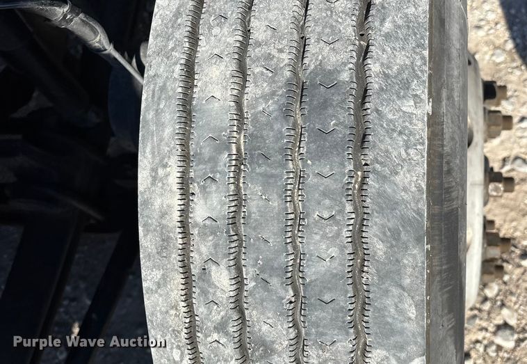 image for item FG0003 2020 Peterbilt 579 semi truck