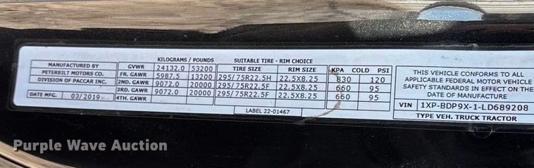 image for item FG0003 2020 Peterbilt 579 semi truck