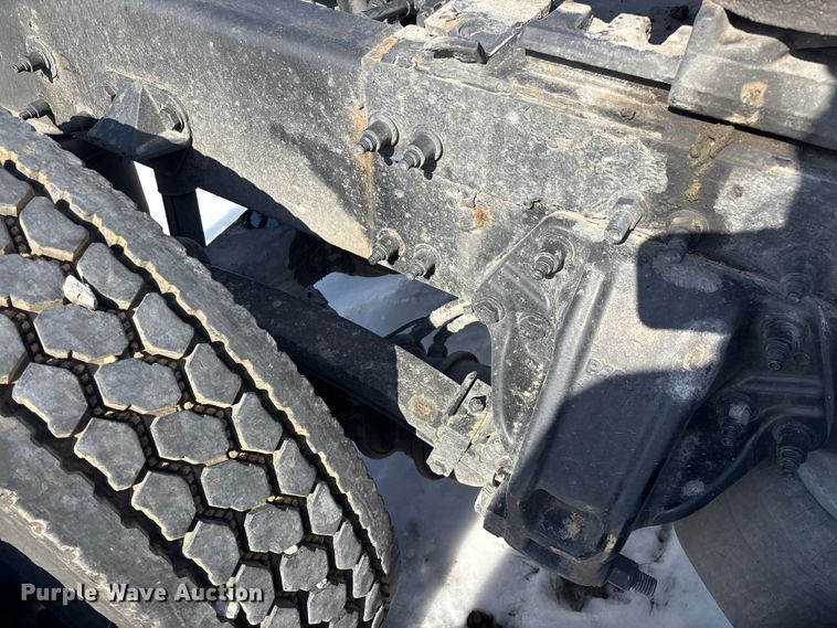 image for item FG0004 2015 Peterbilt 579 semi truck