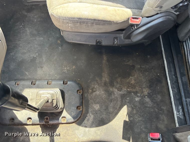 image for item FG0004 2015 Peterbilt 579 semi truck