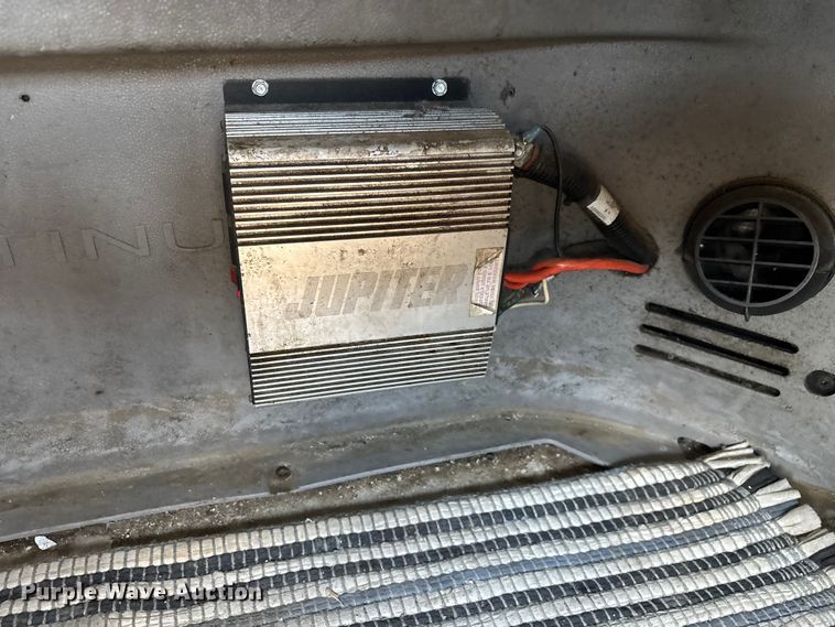 image for item FG0004 2015 Peterbilt 579 semi truck