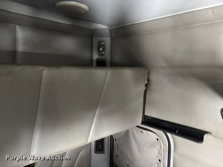 image for item FG0004 2015 Peterbilt 579 semi truck