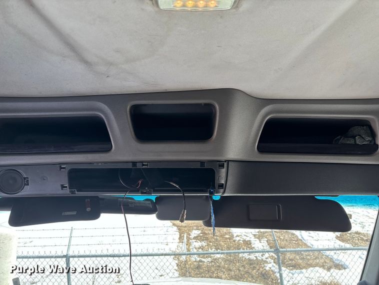 image for item FG0004 2015 Peterbilt 579 semi truck