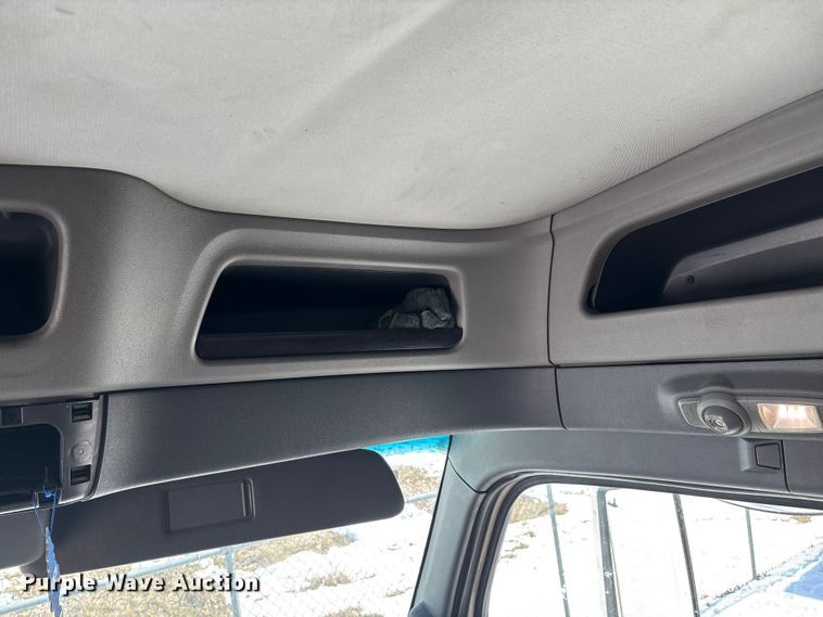 image for item FG0004 2015 Peterbilt 579 semi truck