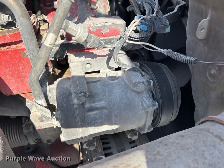 image for item FG0004 2015 Peterbilt 579 semi truck