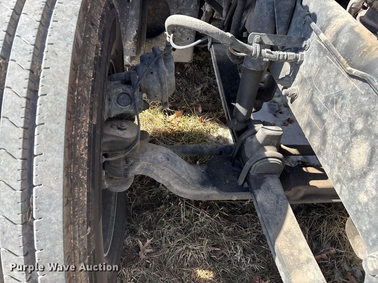 image for item FG0004 2015 Peterbilt 579 semi truck