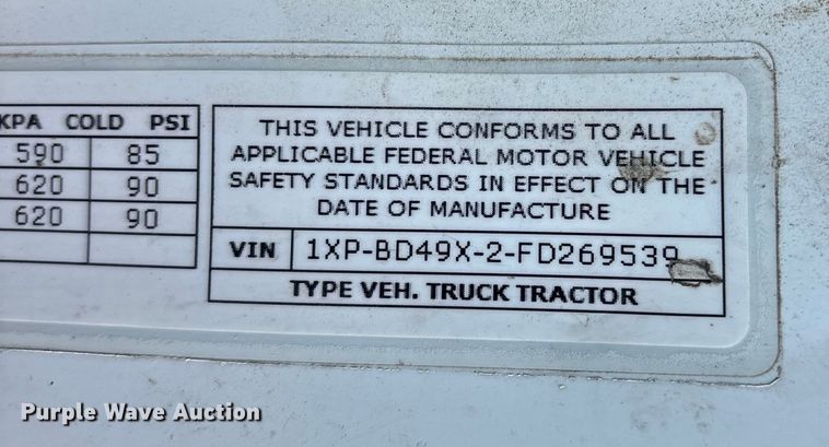 image for item FG0004 2015 Peterbilt 579 semi truck