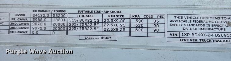 image for item FG0004 2015 Peterbilt 579 semi truck