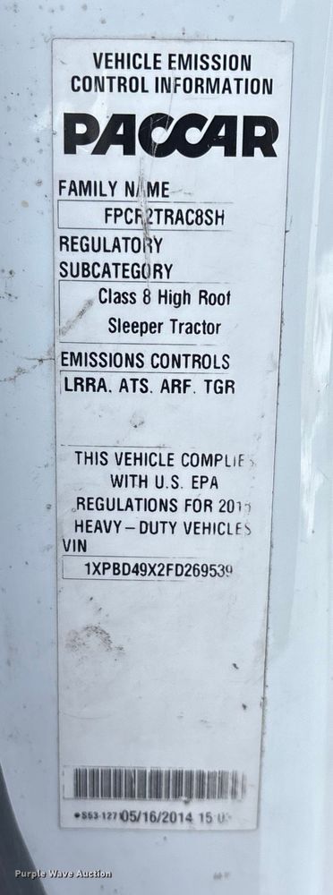 image for item FG0004 2015 Peterbilt 579 semi truck