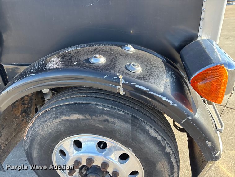 image for item FG0057 2005 Peterbilt 378 semi truck