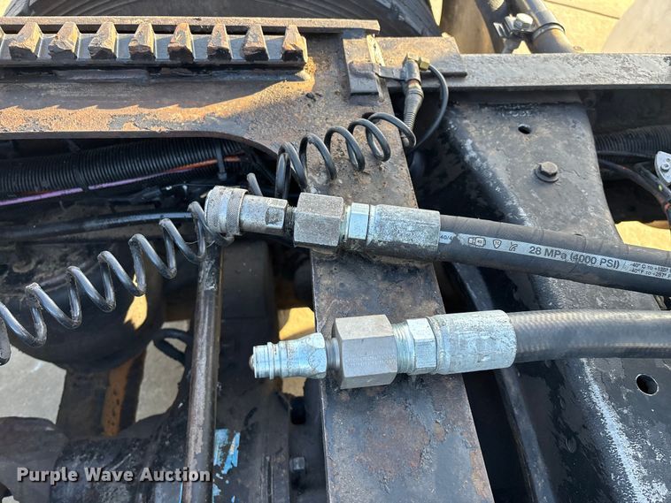 image for item FG0057 2005 Peterbilt 378 semi truck