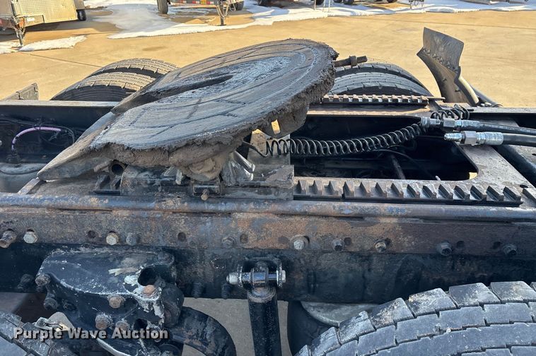 image for item FG0057 2005 Peterbilt 378 semi truck