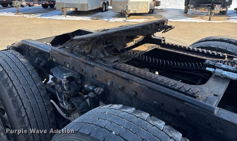 image for item FG0057 2005 Peterbilt 378 semi truck