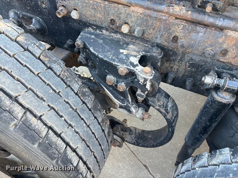 image for item FG0057 2005 Peterbilt 378 semi truck