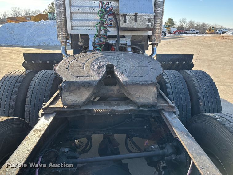 image for item FG0057 2005 Peterbilt 378 semi truck