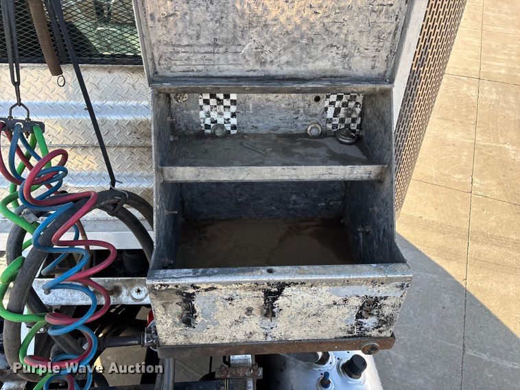 image for item FG0057 2005 Peterbilt 378 semi truck