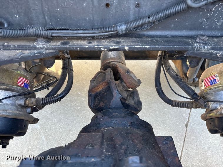 image for item FG0057 2005 Peterbilt 378 semi truck